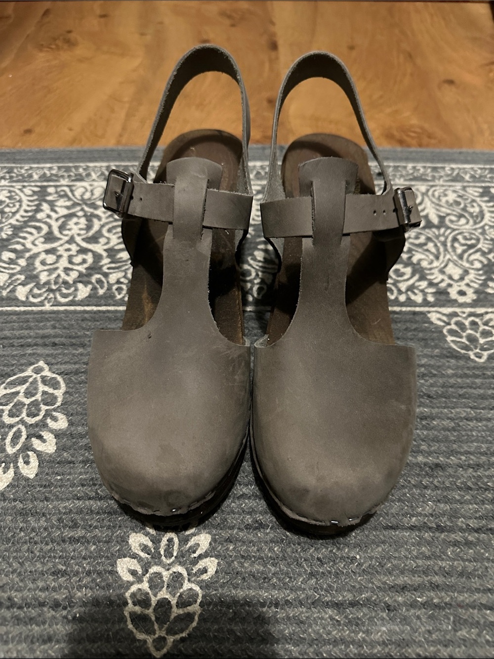 Women's Lotta Suede T-Strap Slingback Shoes